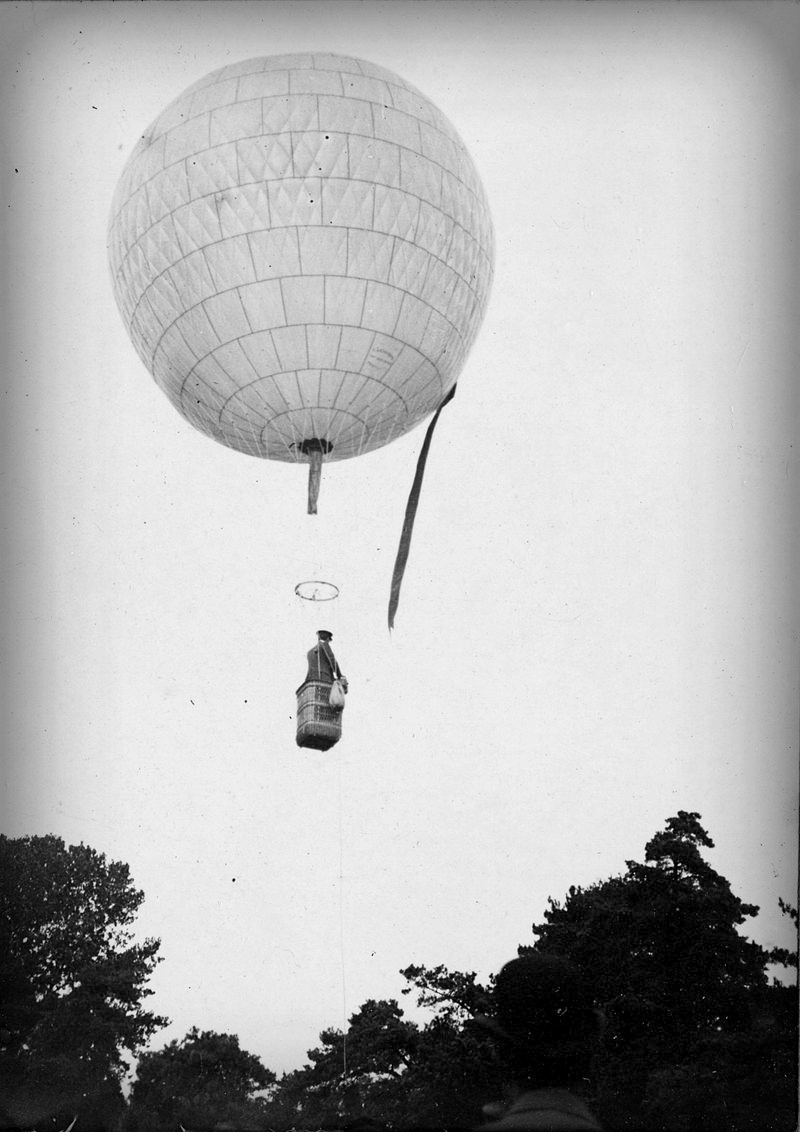 Santos Dumont's Balloon, The Brazil, 1898.